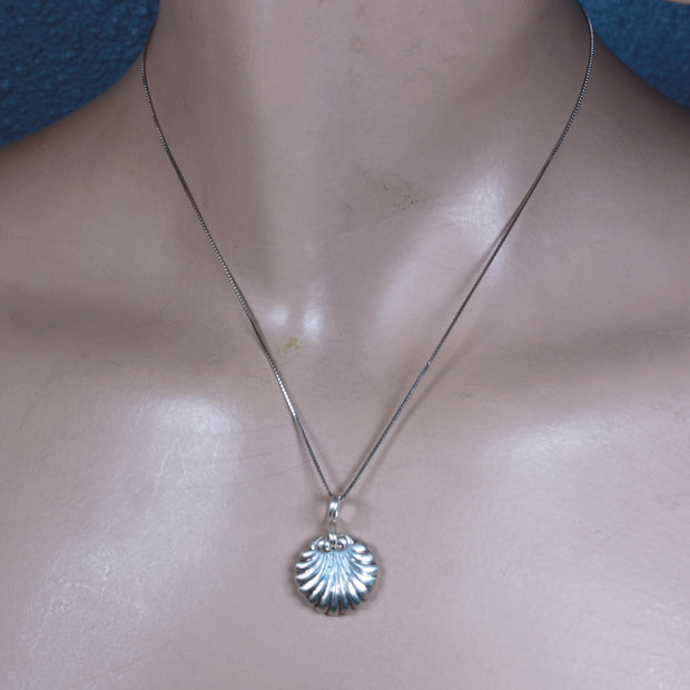 FS Scallop Seashell Pendant