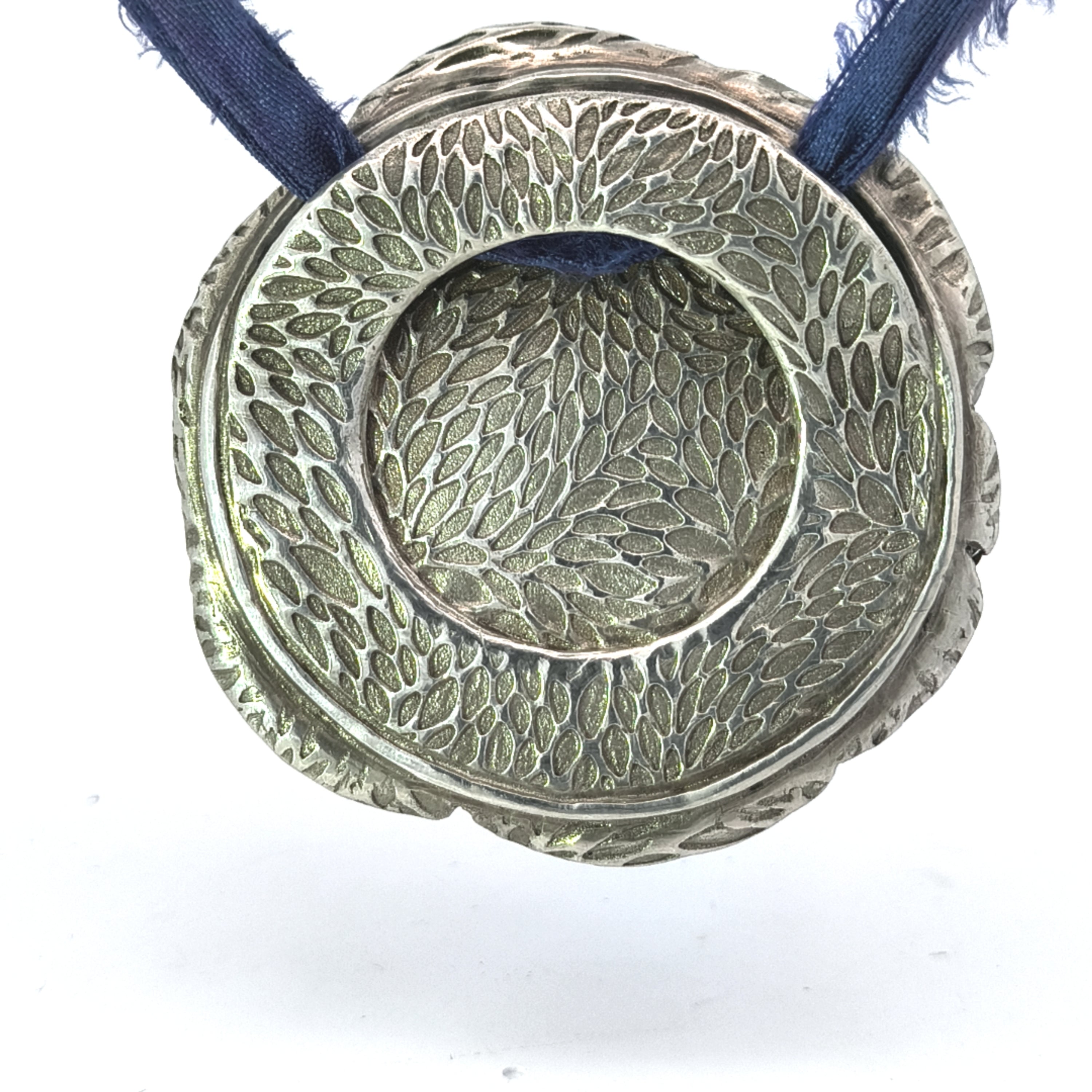 FS Lapis Lazuli Flower Pendant