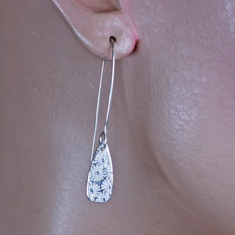 FS Dainty Daisy Earrings